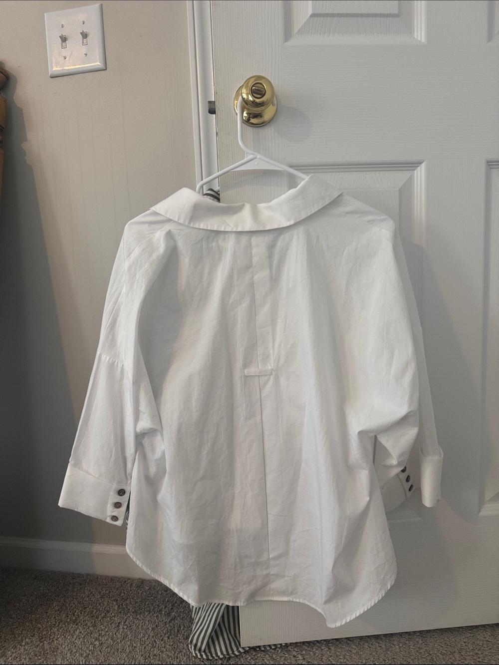 Zara White Relaxed Collared Button-Down Shirt - Picture 2 of 3